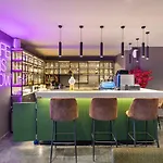 Hotel Hotella & 4*