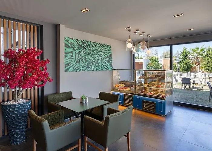 Hotella & 4* 塞里克